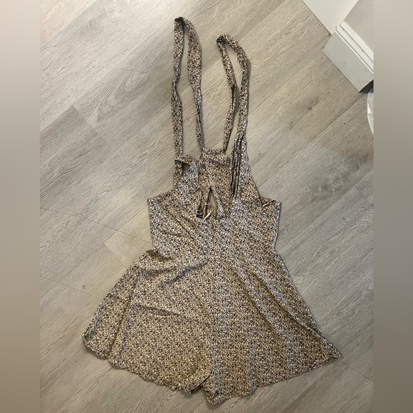 Romper - Picture 2 of 2